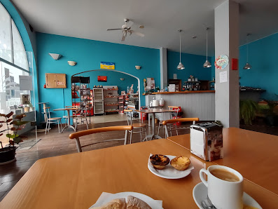 The Palm - snack bar and pastry shop in Salema, Algarve — photo 6 of 7