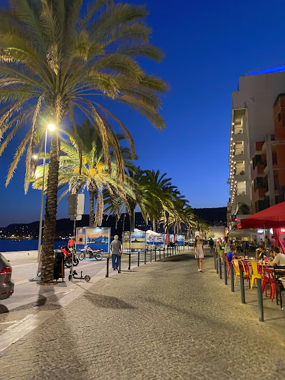 Sesimbra Beach — Attraction in Sesimbra, Centro, Portugal — photos, reviews and opening hours