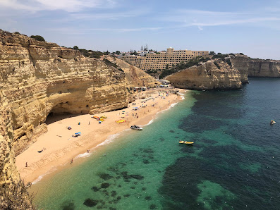 Praia do Vale de Centeanes in Carvoeiro, Algarve — photo 2 of 6