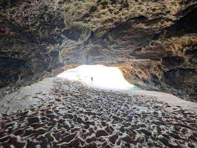 Praia do Vale de Centeanes in Carvoeiro, Algarve — photo 3 of 6