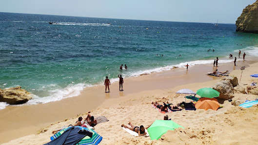 Praia do Vale de Centeanes in Carvoeiro, Algarve — photo 5 of 6