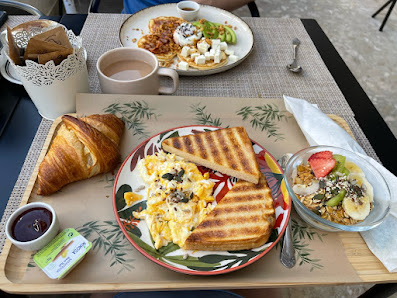 "Coffeine&Brunch" in Portimão, Algarve — photo 10 of 12