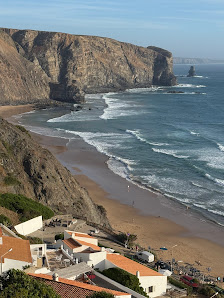 Praia da Arrifana in Aljezur, Algarve — photo 3 of 9