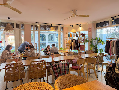 The Flower Bar - Healthy Kitchen in Faro, Algarve — photo 7 of 12