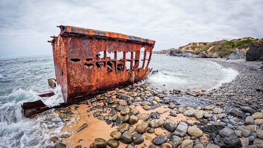 Shipwreck Vila Nova de Milfontes in Algarve, Centro — photo 5 of 7