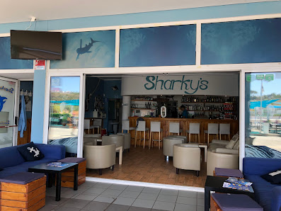 Sharky's Bar in Albufeira, Algarve — photo 2 of 9