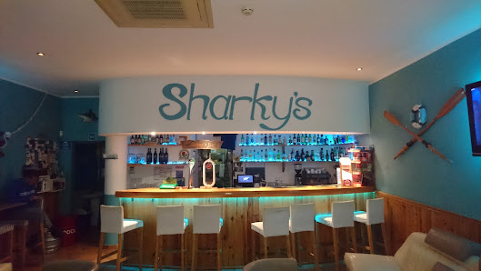 Sharky's Bar in Albufeira, Algarve — photo 7 of 9