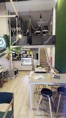Bananna Café Bistrot and Bar in Carvoeiro, Algarve — photo 7 of 10