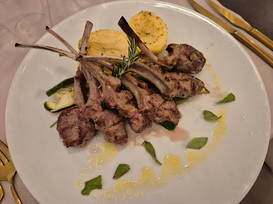 Julius Restaurante Wine Bar in Quarteira, Algarve — photo 3 of 12