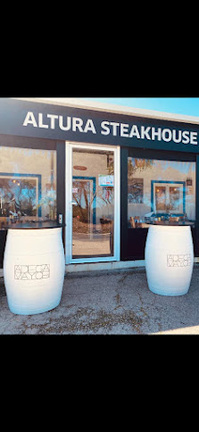 Altura Steakhouse&Bar in Aljezur, Algarve — photo 2 of 10