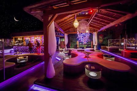 Voodoo Rooftop Bar in Albufeira, Algarve — photo 7 of 9