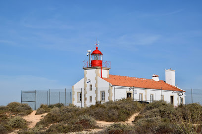 Farol da Ponta do Altar — Attraction in Ferragudo, Algarve, Portugal — photos, reviews and opening hours