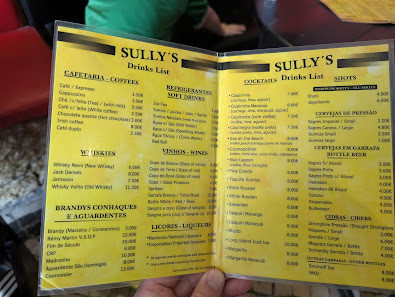 Sully's Bar in Carvoeiro, Algarve — photo 5 of 8
