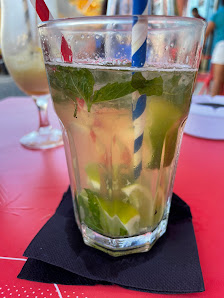 Sully's Bar in Carvoeiro, Algarve — photo 6 of 8
