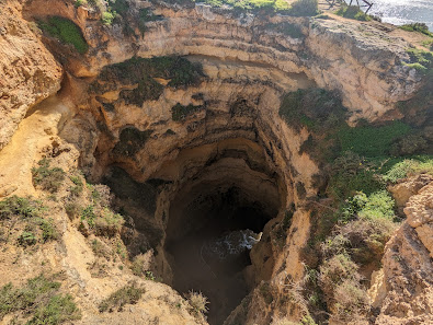 Gruta das Baratas in Alvor, Algarve — photo 2 of 5