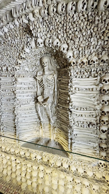 Capela dos Ossos de Campo Maior in Campo, Centro — photo 4 of 6