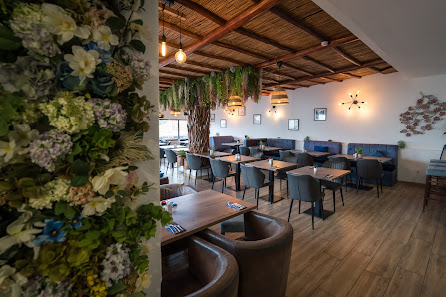 Zest Bistro & Pizzaria in Luz, Algarve — photo 11 of 12