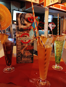 Piccadilly Cocktail Bar in Albufeira, Algarve — photo 5 of 8