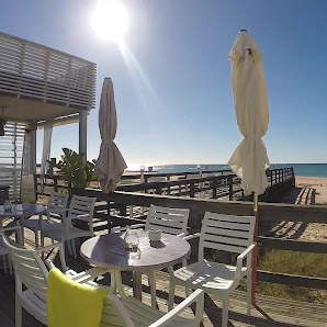 Xiringuito Maresia Beach Bar in Quarteira, Algarve — photo 4 of 11