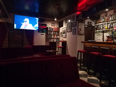 Sinatra's Bar in Albufeira, Algarve — photo 3 of 7