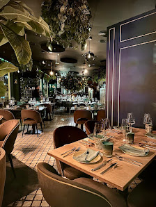 Metrópole Restaurante & Bar Lounge in Armação de Pêra, Algarve — photo 2 of 12