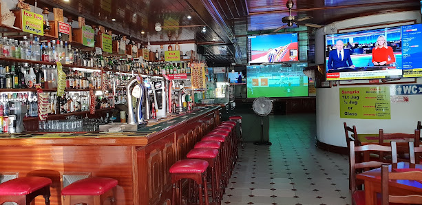 Sports Bar O Forte (the TARDIS) in Albufeira, Algarve — photo 5 of 7