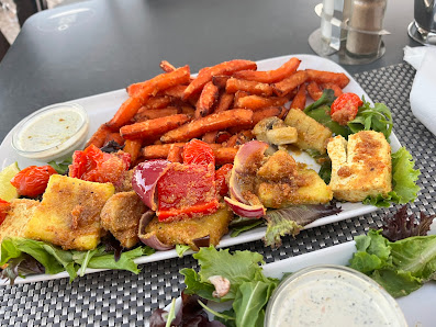 Sam's Bar and Kitchen in Armação de Pêra, Algarve — photo 3 of 12