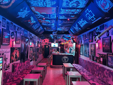 Sinner's Bar in Carvoeiro, Algarve — photo 7 of 9