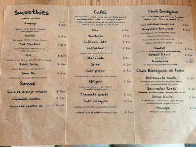 Earth Shop & Café in Carvoeiro, Algarve — photo 5 of 12