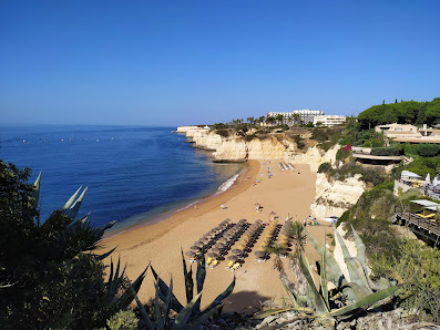 Praia dos Beijinhos in Porches, Algarve — photo 2 of 5