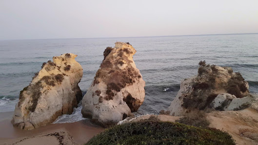Praia dos Beijinhos in Porches, Algarve — photo 4 of 5