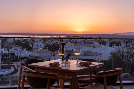 Vino in Albufeira, Algarve — photo 7 of 8
