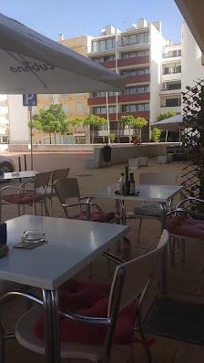 The Blue Parrot in Monte Gordo, Algarve — photo 4 of 12