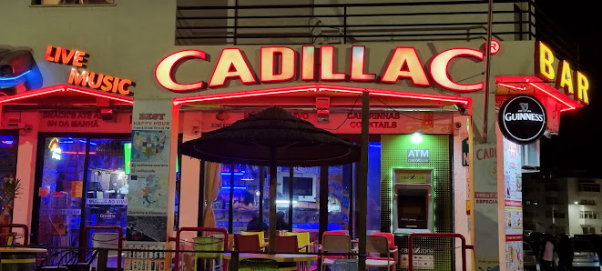 Cadillac Bar in Quarteira, Algarve — photo 3 of 8