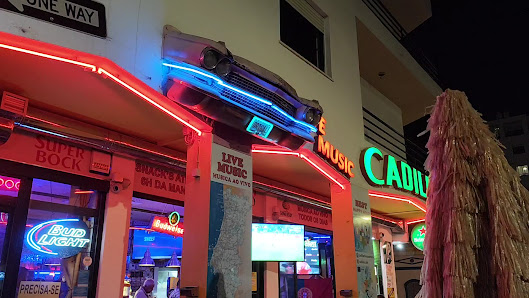 Cadillac Bar in Quarteira, Algarve — photo 4 of 8
