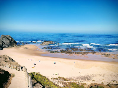 Praia do Vale dos Homens in Aljezur, Algarve — photo 2 of 8
