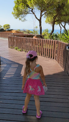 Maré at Pine Cliffs in Albufeira, Algarve — photo 4 of 9