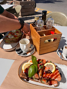 Quiosque da vila in Ferragudo, Algarve — photo 5 of 8