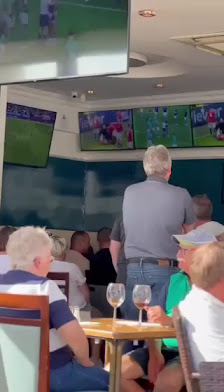 Kelly's Sports Bar in Luz, Algarve — photo 9 of 10