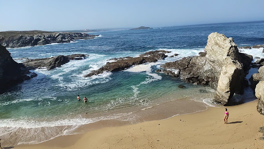 Praia dos Buizinhos in Algarve, Centro — photo 4 of 5
