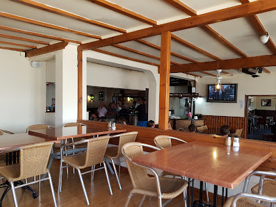 Pig's Head Bar in Luz, Algarve — photo 6 of 8