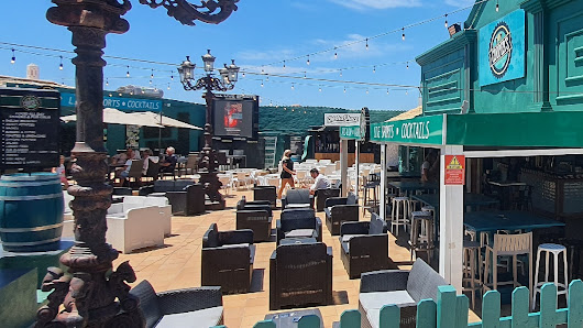 Cooper's Bar & Kitchen in Albufeira, Algarve — photo 2 of 8